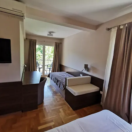 Salvia Hotel *